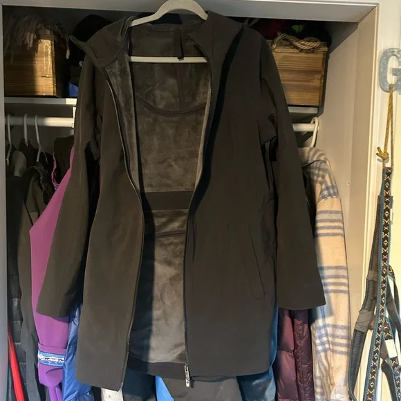 NWOT Lululemon Repel Shell Rain Jacket - Picture 7 of 10